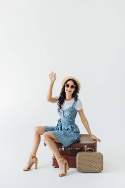 birine sallayarak kadın