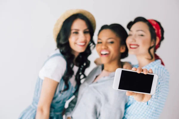 Multicultural women taking selfie — Stock Photo, Image