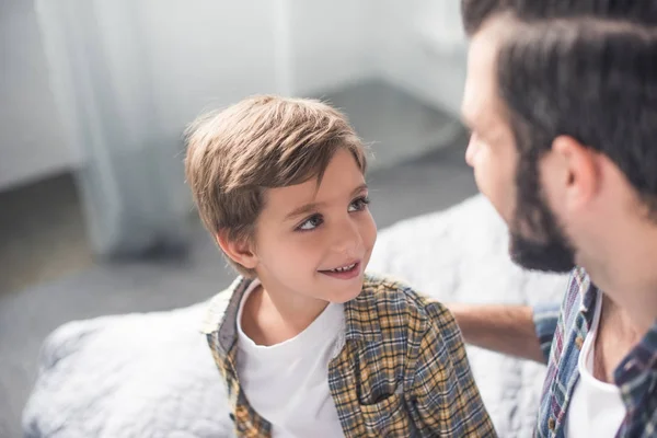 Söt liten pojke — Stockfoto