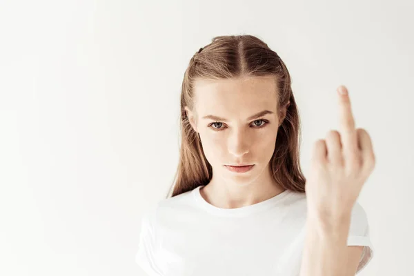 Mulher mostrando dedo médio — Fotografia de Stock