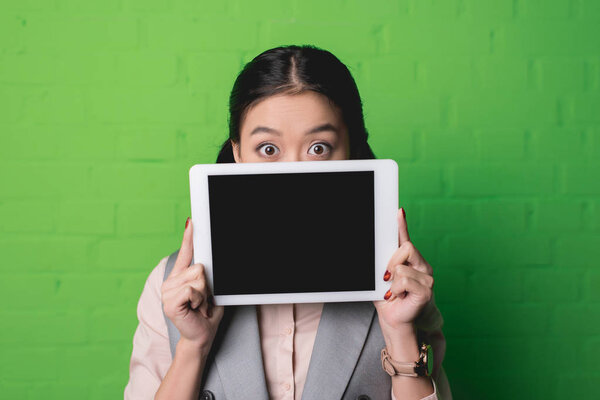 цифровой планшет с чистым экраном
