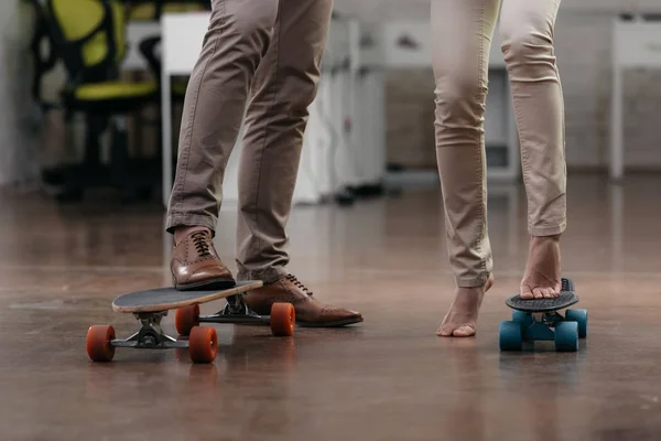 Cropped View Businesspeople Have Fun Skateboards Office — Stock Photo, Image