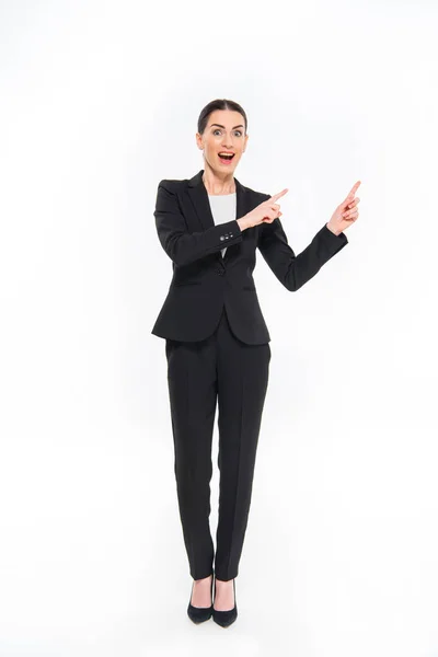 Femme d'affaires pointant avec les doigts — Photo de stock