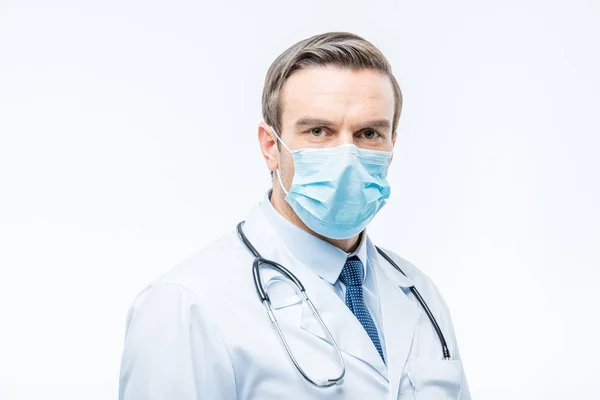 Male doctor with stethoscope — Stock Photo