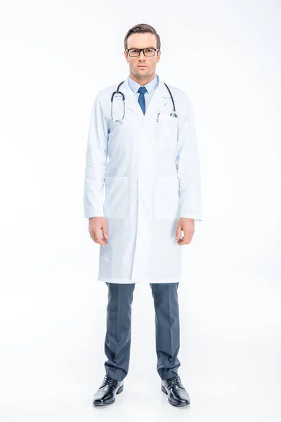 Medico maschio con stetoscopio — Foto stock