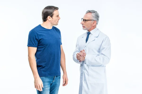 Medico in chat con il paziente — Foto stock