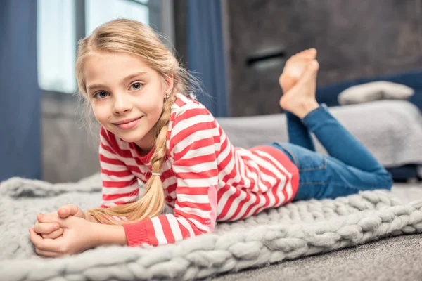 Smiling little girl — Stock Photo