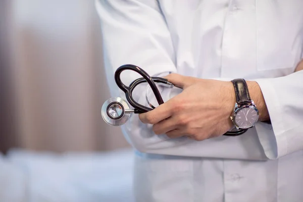 Male doctor with stethoscope — Stock Photo