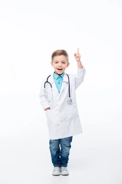 Niño en traje de médico - foto de stock