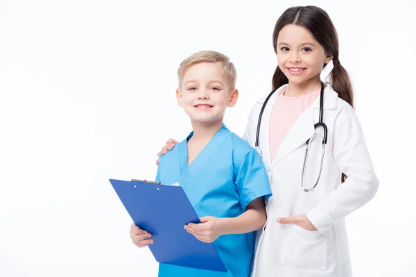 Kinder spielen Ärzte — Stockfoto