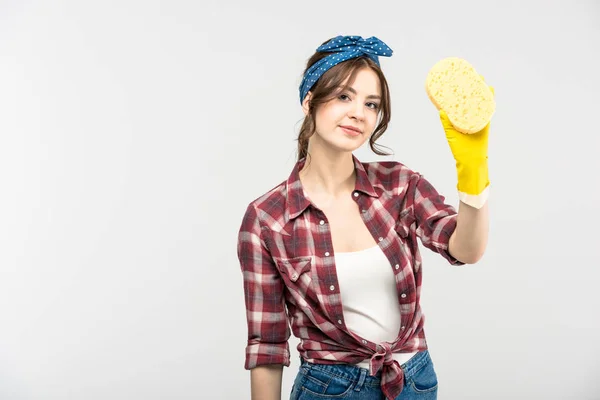 Giovane donna con spugna — Foto stock