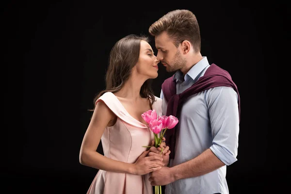 Couple amoureux des tulipes — Photo de stock
