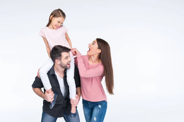 Familia feliz con un niño - foto de stock