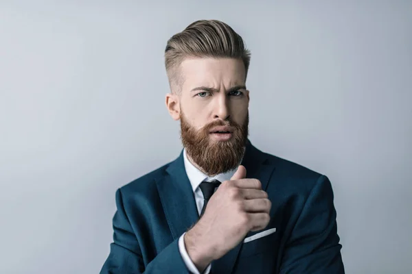 Elegante uomo d'affari barbuto — Foto stock