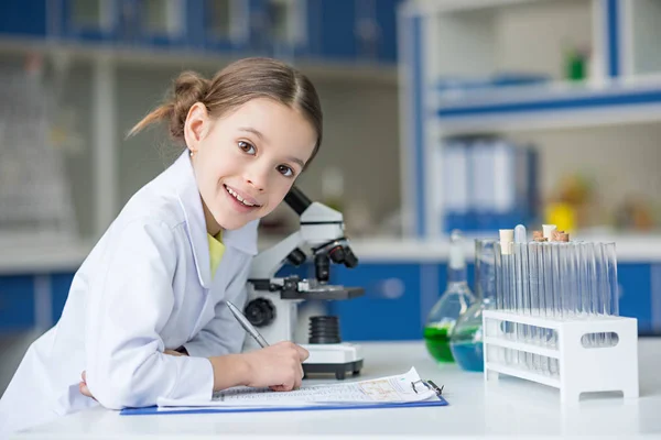 Little girl scientist — Stock Photo