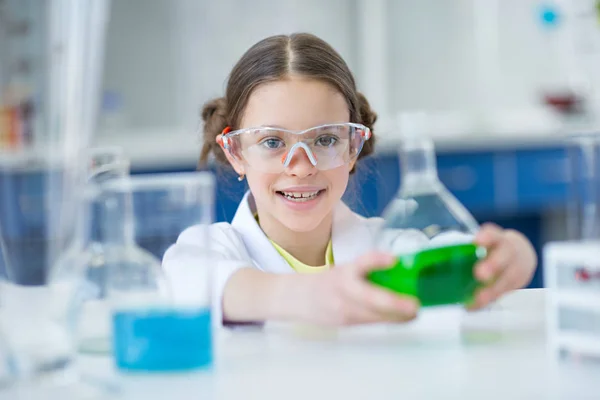 Little girl scientist — Stock Photo