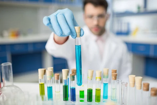 Scientist working in lab — Stock Photo