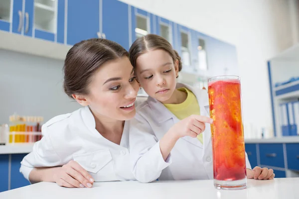 Scientists making experiment — Stock Photo