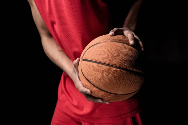 Basketballspieler mit Ball — Stockfoto