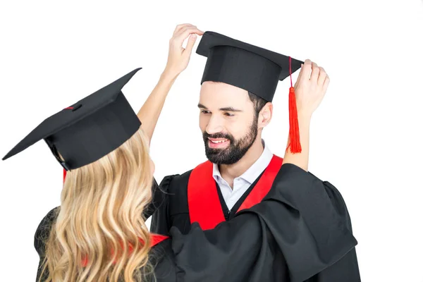 Menina fixação tampa de graduação — Fotografia de Stock