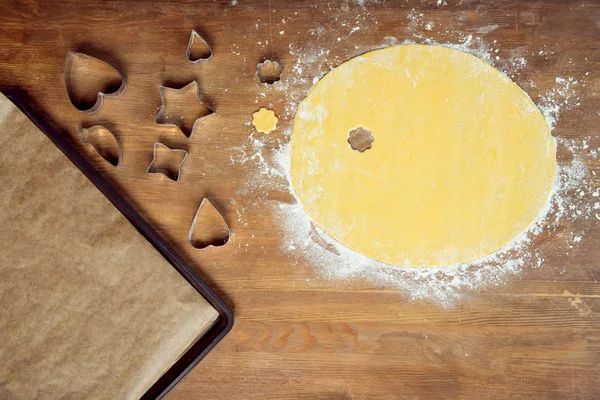 Cookie en forma cruda - foto de stock