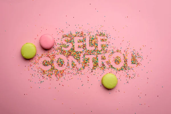 Selbstkontrolle Schriftzug aus Süßigkeiten — Stockfoto