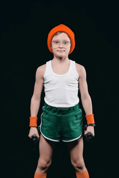 Entrenamiento de niño con pesas - foto de stock