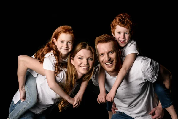 Joyeux rousse famille — Photo de stock