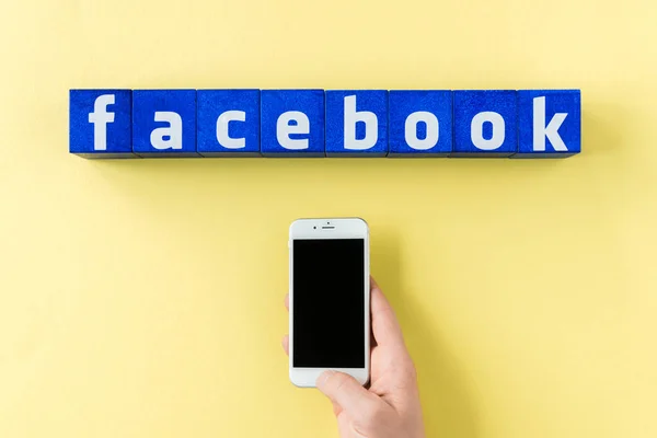 Logo facebook realizzato con cubi — Foto stock