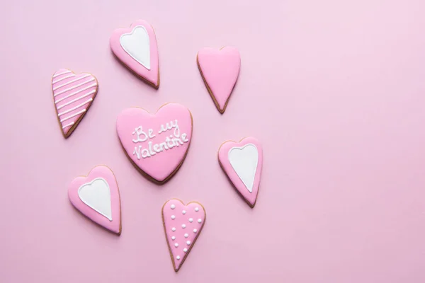 Cookies faits à la main en forme de coeur — Photo de stock