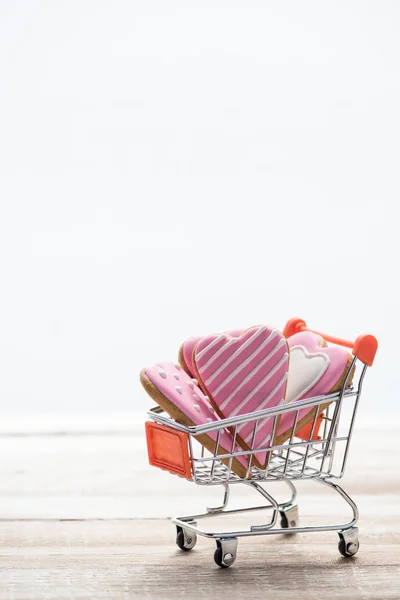 Einkaufswagen voller Kekse — Stockfoto