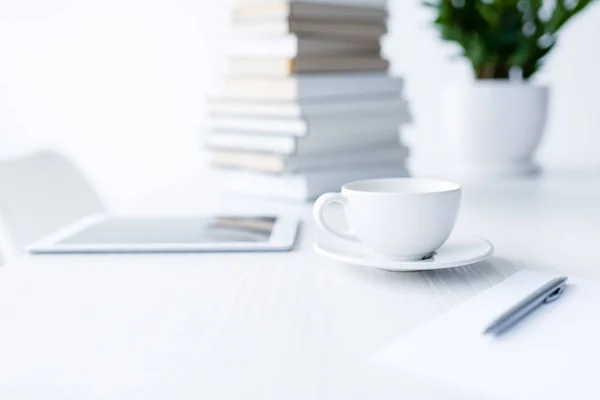 Coffee and digital tablet — Stock Photo