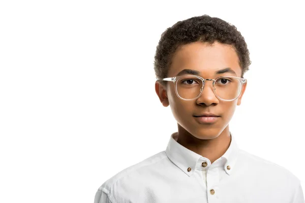 Afroamericano adolescente en gafas graduadas - foto de stock