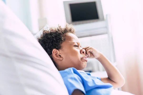 Crying african american boy — Stock Photo