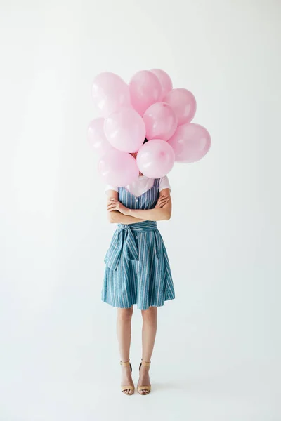 Mulher e balões rosa — Fotografia de Stock