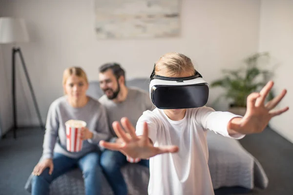 Kid playing in vr headset — Stock Photo