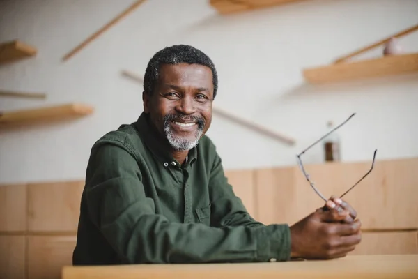 Smiling mature man — Stock Photo