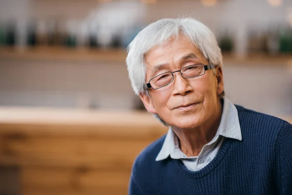 Senior asiatico uomo — Foto stock