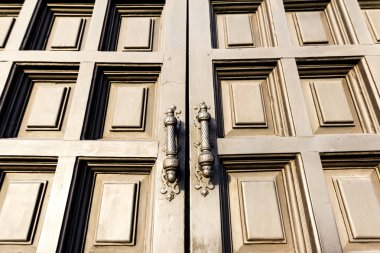 eski kilisede Ortaçağ kapı