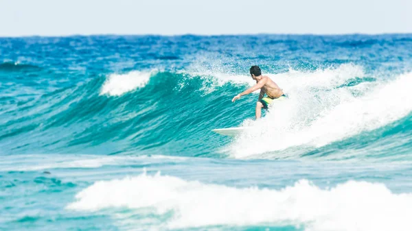 Surfistas a la espera de una ola, película de efecto, 30.12.2016, Dominicana —  Fotos de Stock