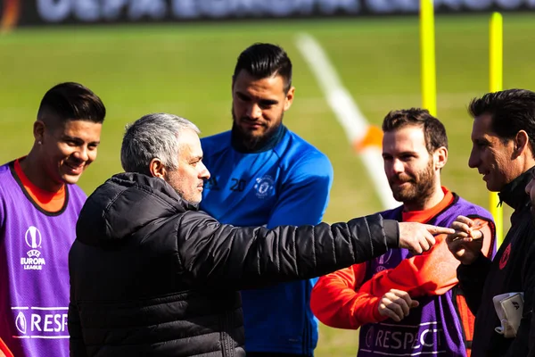 Futbol Kulübü "Rostov" ve futbol kulübü "Manchester United" Rostov-on-Don şehir arasında eşleme. 09.03.2017 — Stok fotoğraf