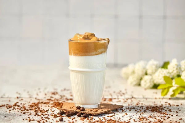 Dalgona Kávé Tejszínhabos Koreai Instant Kávé Cukor — Stock Fotó