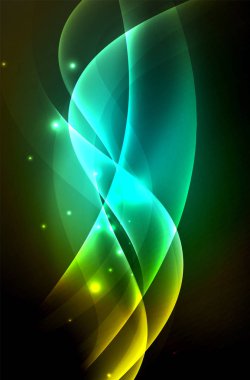 Karanlıkta parlayan dumanlı dalgalar