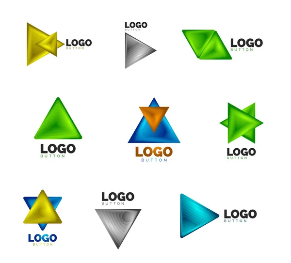 Conjunto de plantillas de logotipo geométrico icono de triángulo. Diseños geométricos mínimos, símbolos en negrita geométrica 3d en estilo relieve con efecto de pasos de mezcla de color. Ilustraciones vectoriales para botón, bandera, fondo — Archivo Imágenes Vectoriales