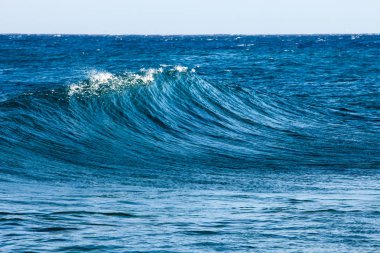 Fırtınalı havada okyanus dalgası