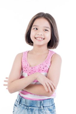 Asyalı güzel kız ayakta gülümseme portresi