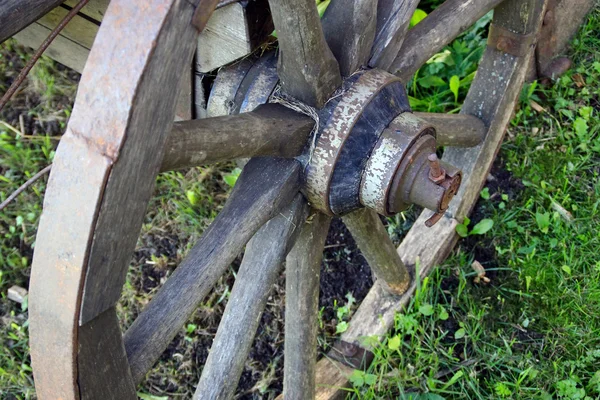 La rueda de madera —  Fotos de Stock