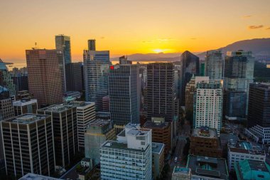 Vancouver altın saatinde gözcülük yapıyor
