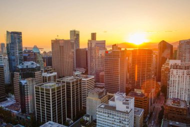 Vancouver altın saatinde gözcülük yapıyor