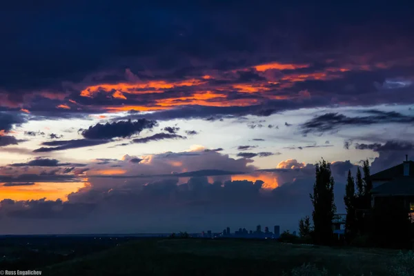 Calgary, Alberta, Kanada, vy från Cranston — Stockfoto